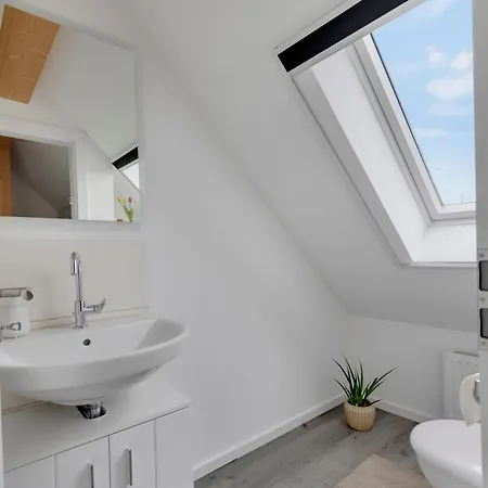 Ferienhaus Seezeit, Bis Zu 6 Personen, 500 Meter Zum Wasser, Mit Garten *
